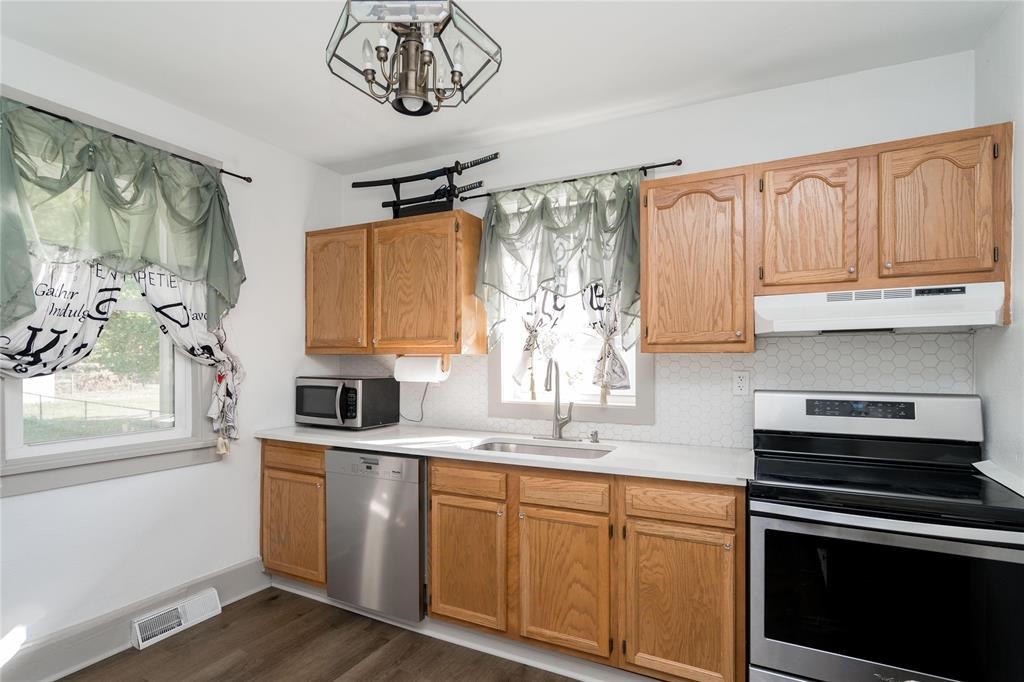 2346 Hull Avenue, Des Moines, Iowa image 4