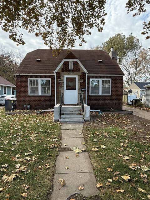 2711 Des Moines Street Des Moines IA 50317