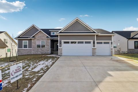 2227 Green Leaf Circle Norwalk IA 50211