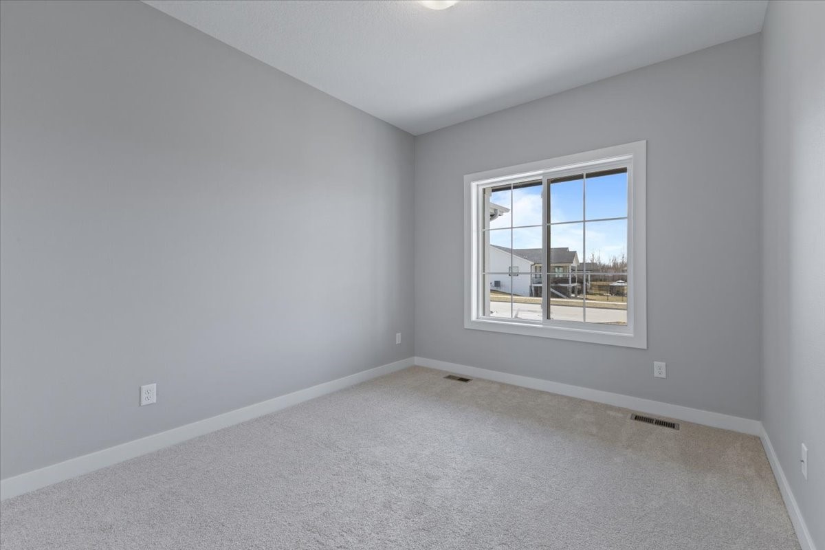 14707 North Valley Drive, Urbandale, Iowa image 20