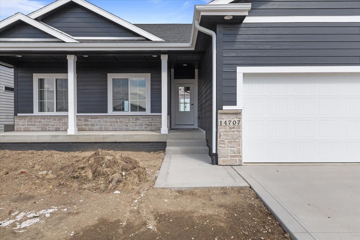 14707 North Valley Drive, Urbandale, Iowa image 3