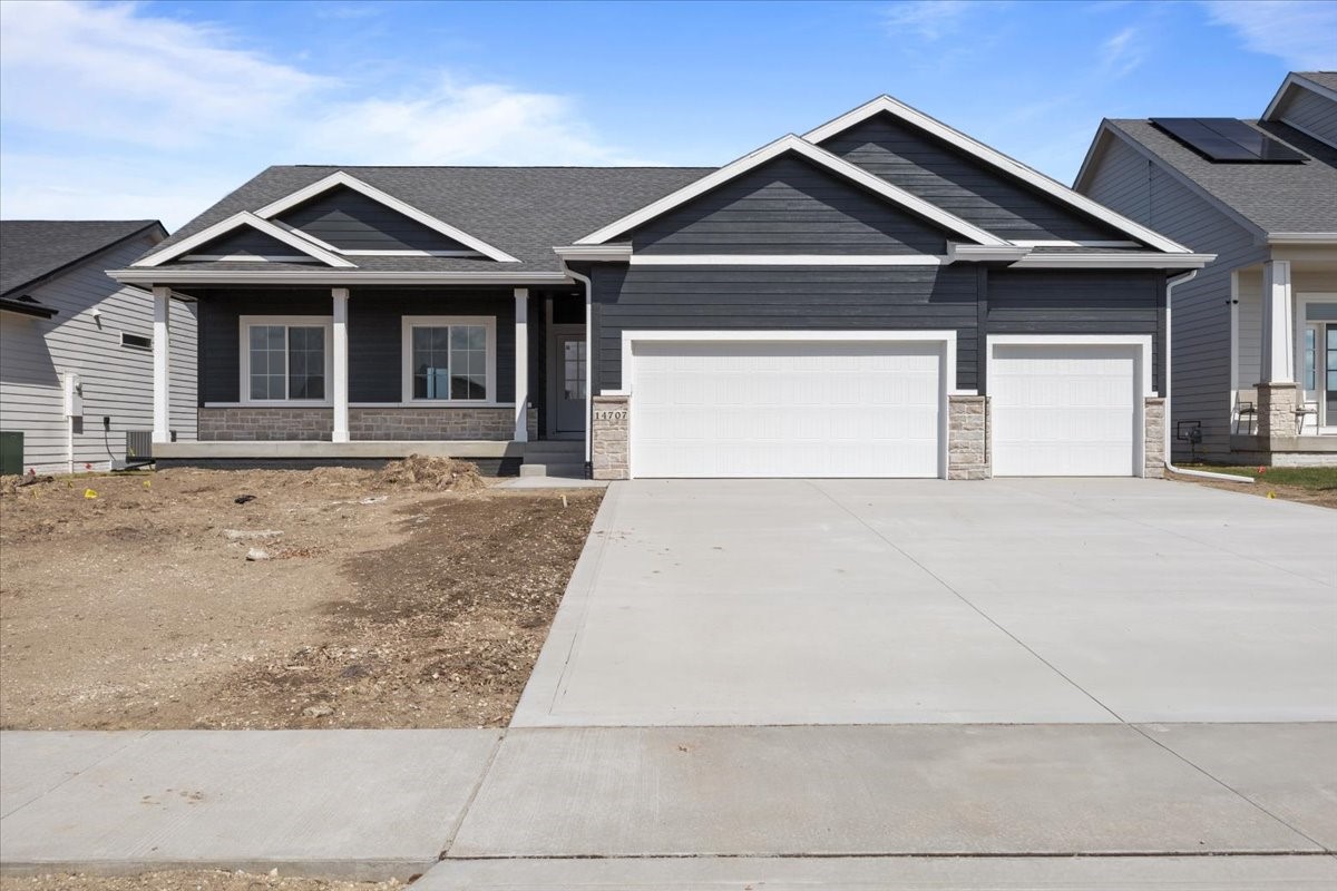 14707 North Valley Drive, Urbandale, Iowa image 1