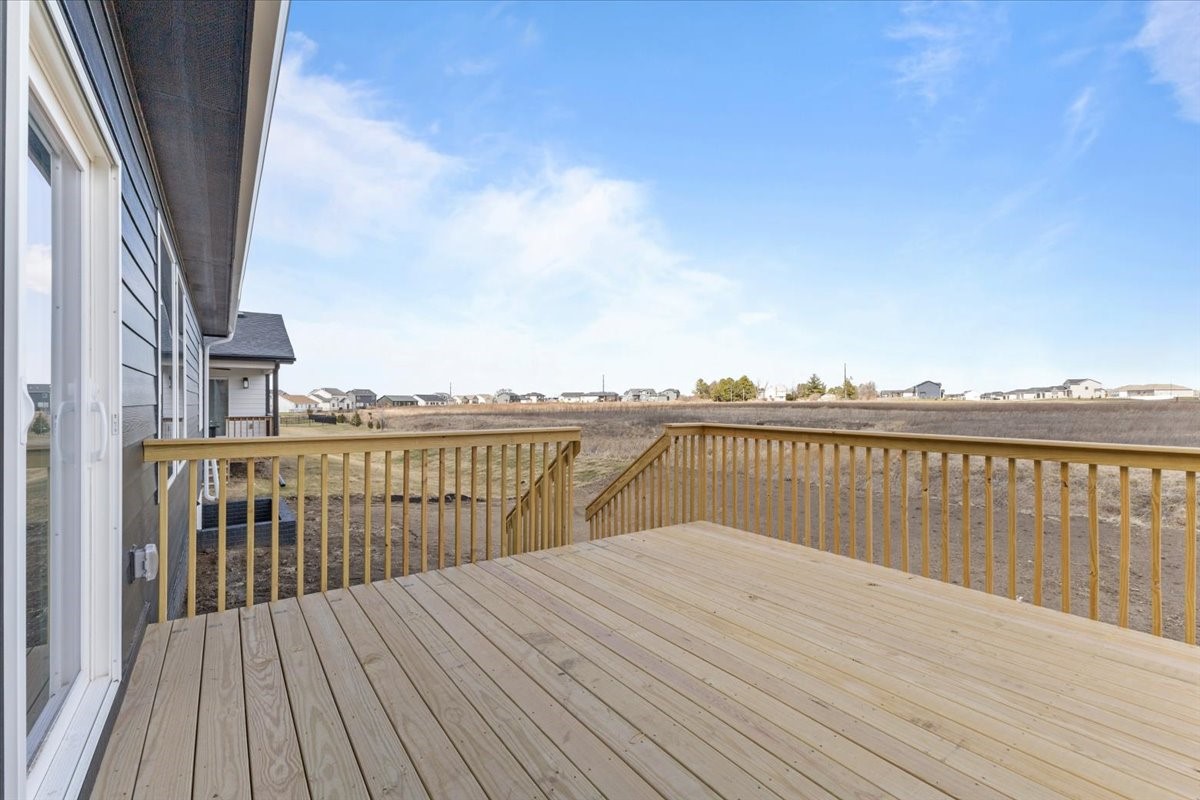 14707 North Valley Drive, Urbandale, Iowa image 31