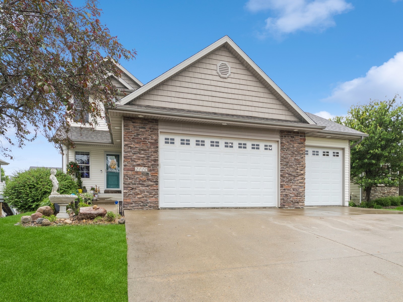 2110 SE Leeann Drive, Waukee, Iowa image 3
