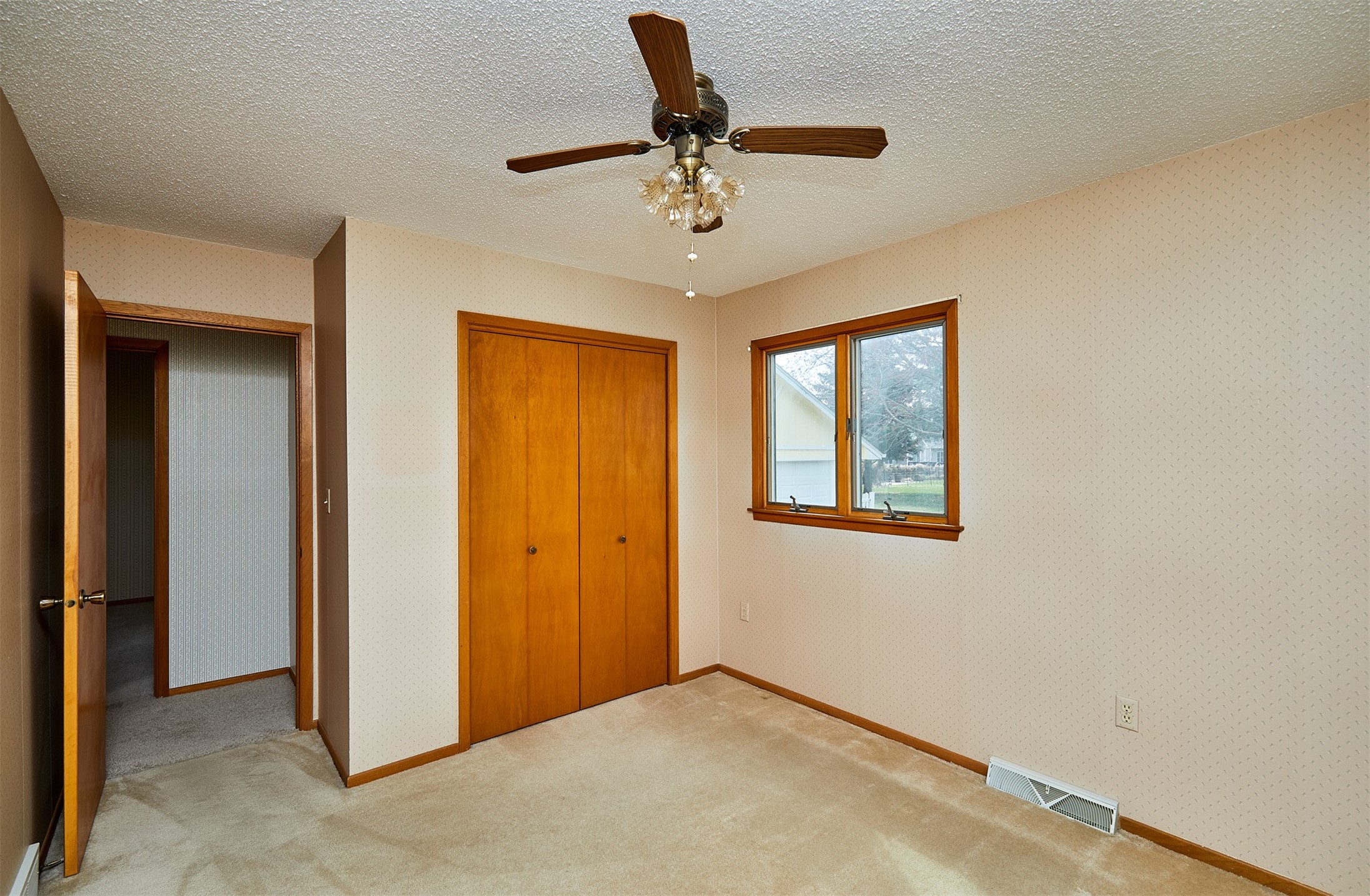420 NE Cedar Avenue, Earlham, Iowa image 22