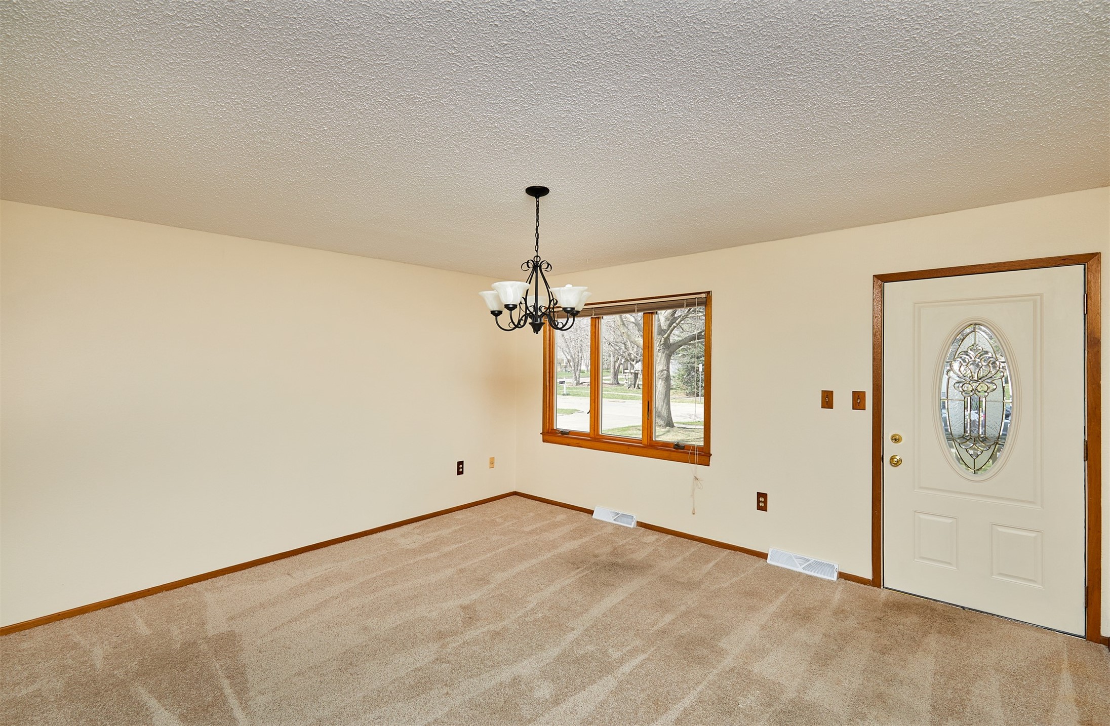 420 NE Cedar Avenue, Earlham, Iowa image 8