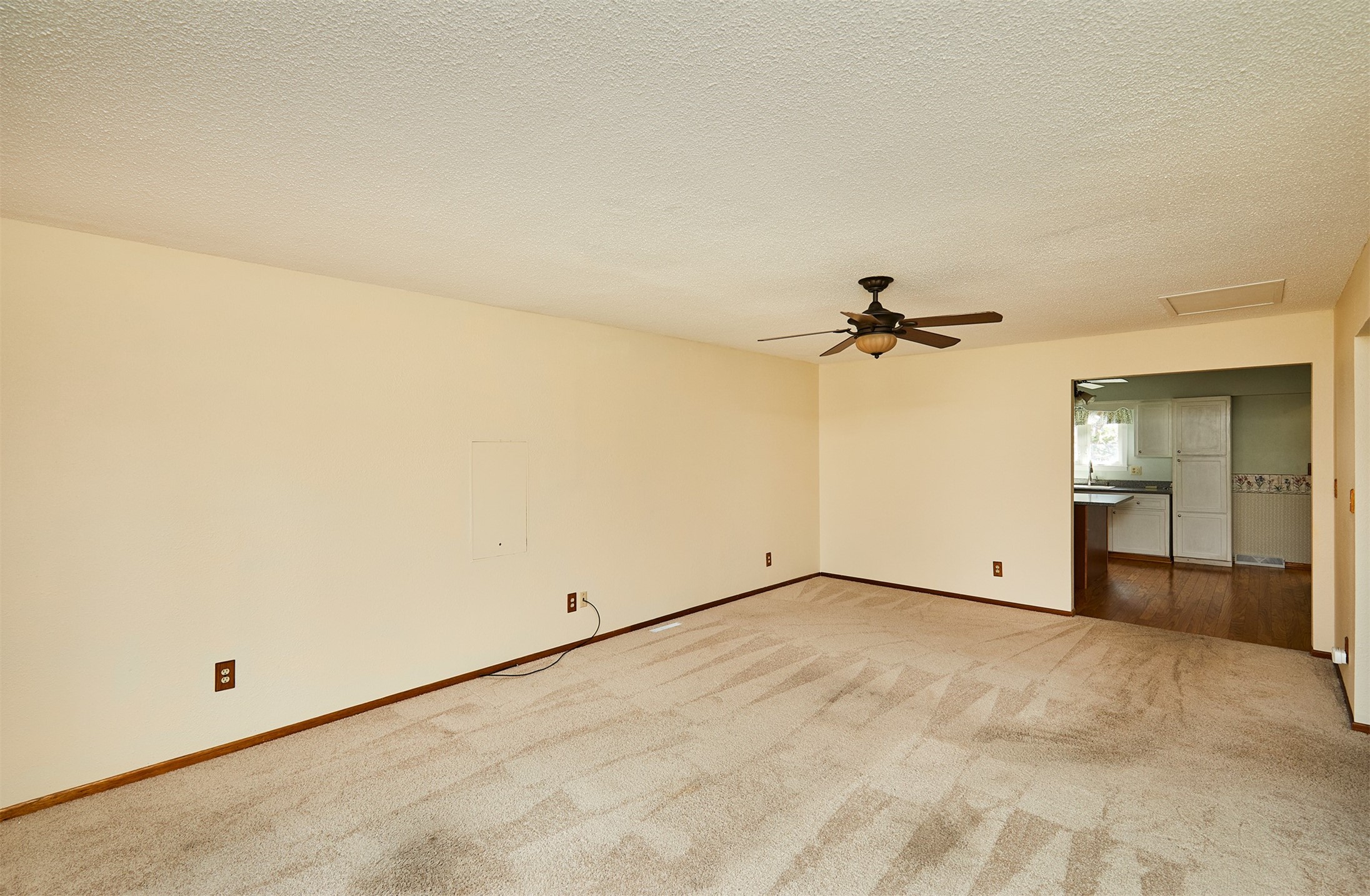 420 NE Cedar Avenue, Earlham, Iowa image 12