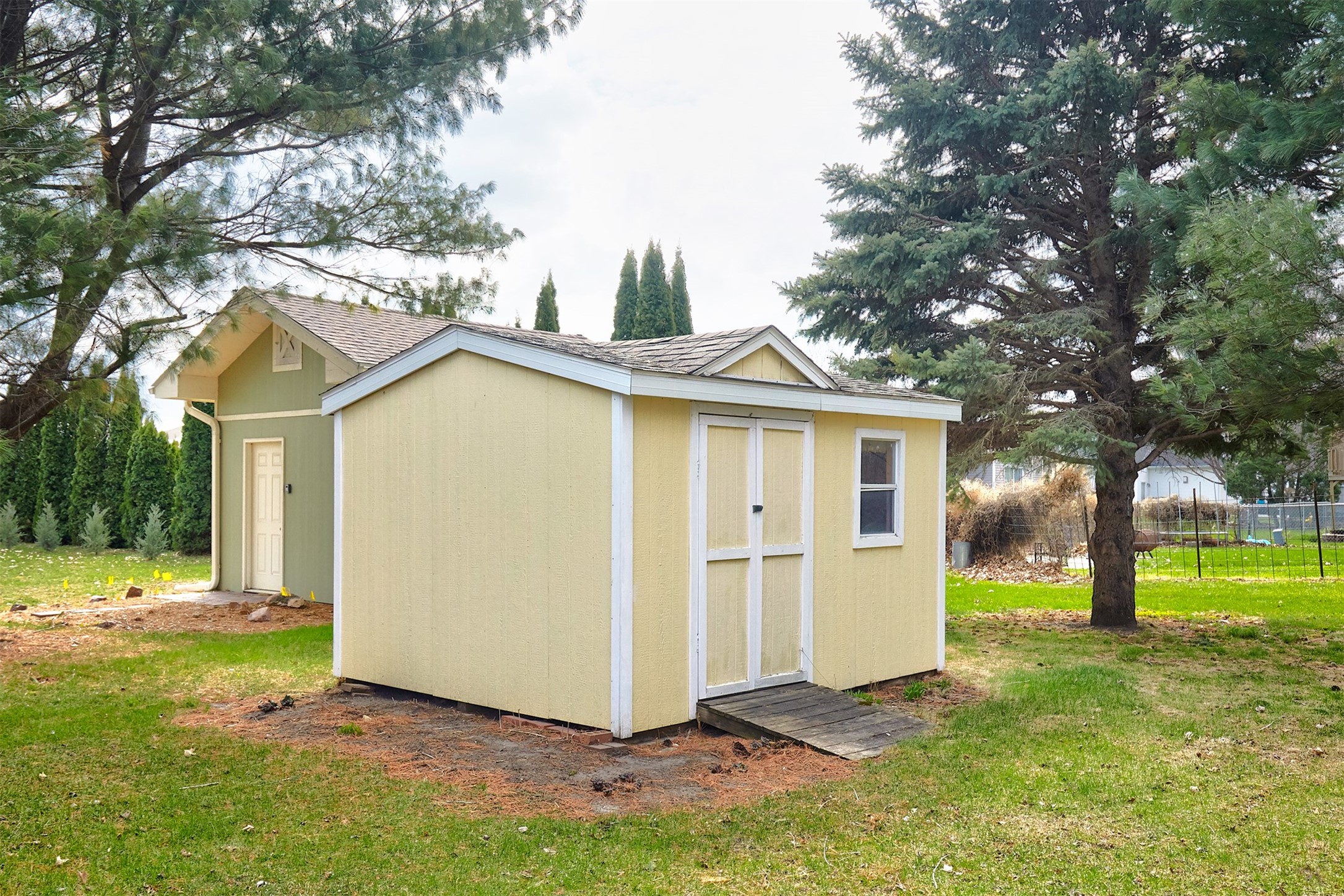 420 NE Cedar Avenue, Earlham, Iowa image 5