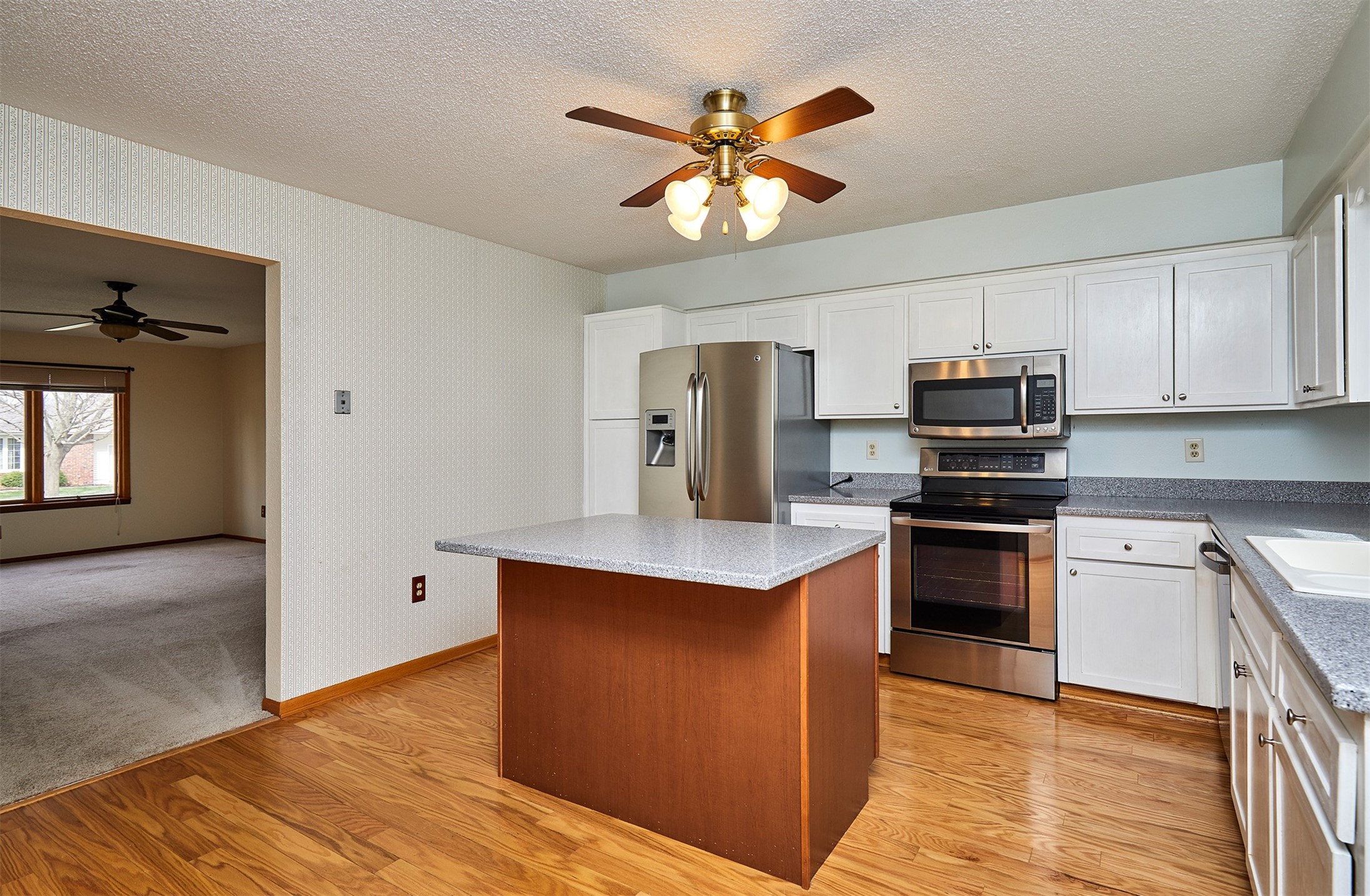 420 NE Cedar Avenue, Earlham, Iowa image 13