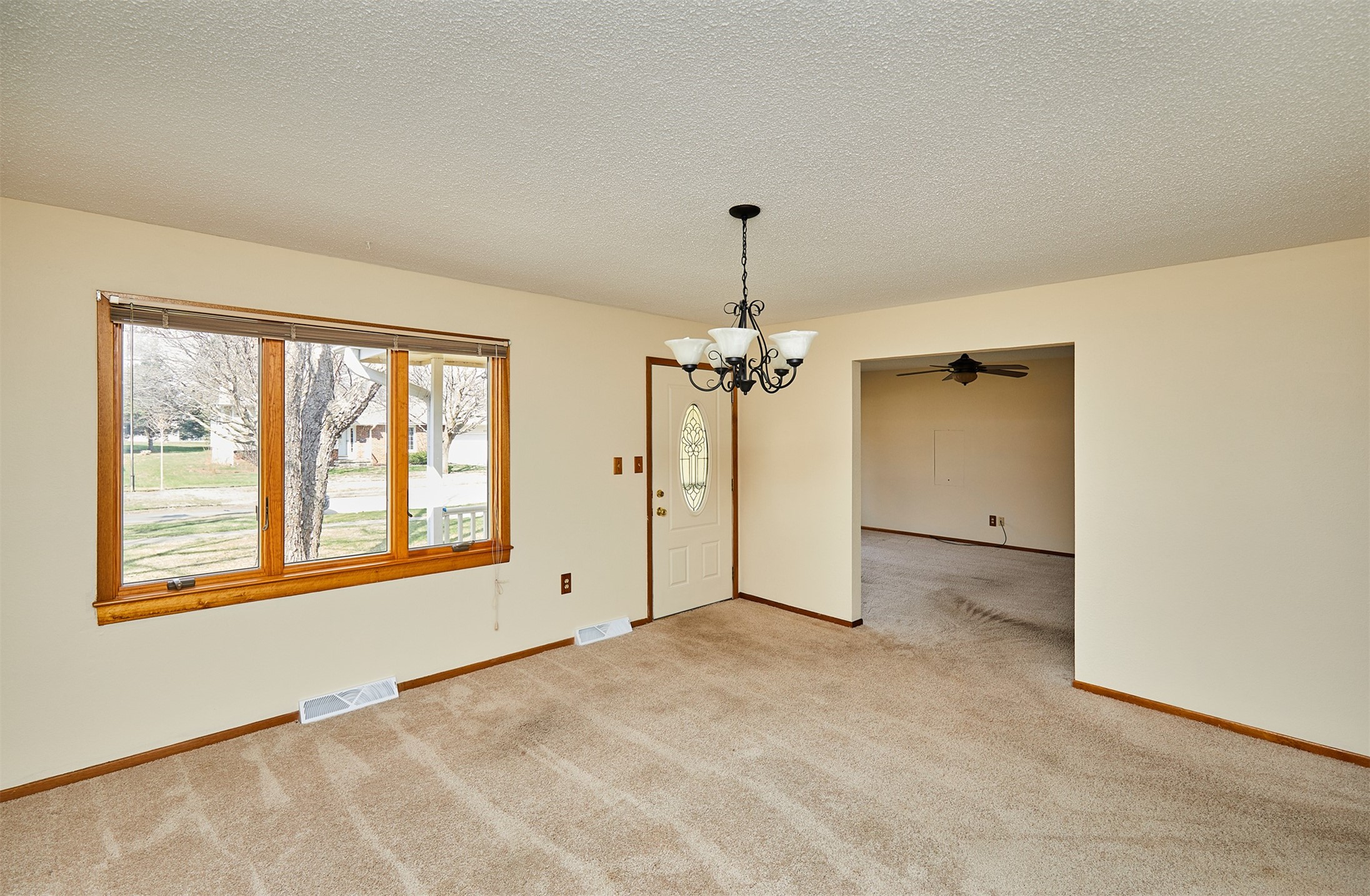 420 NE Cedar Avenue, Earlham, Iowa image 9