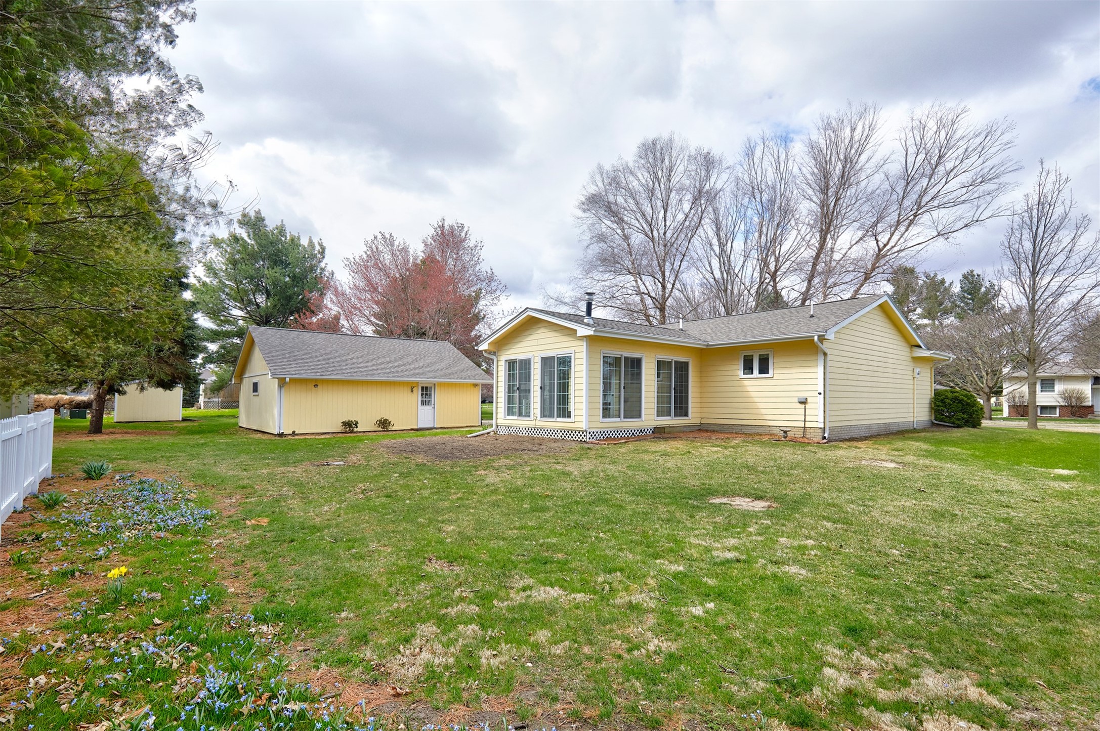 420 NE Cedar Avenue, Earlham, Iowa image 6
