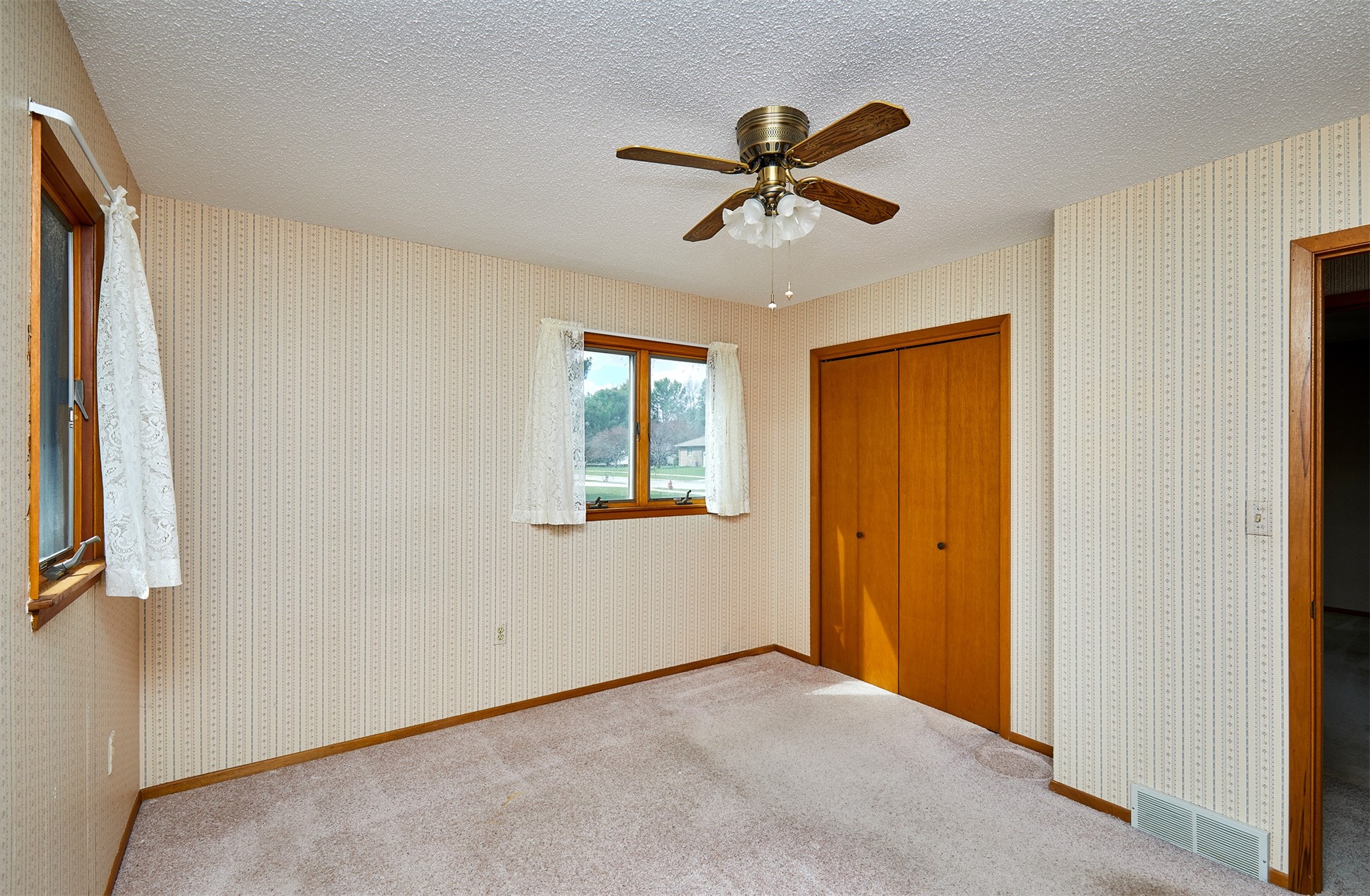 420 NE Cedar Avenue, Earlham, Iowa image 20