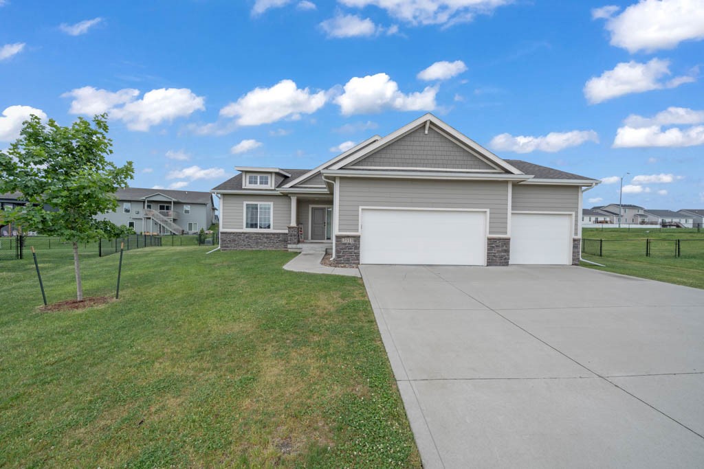 3911 NW 14th Court, Ankeny, Iowa image 2