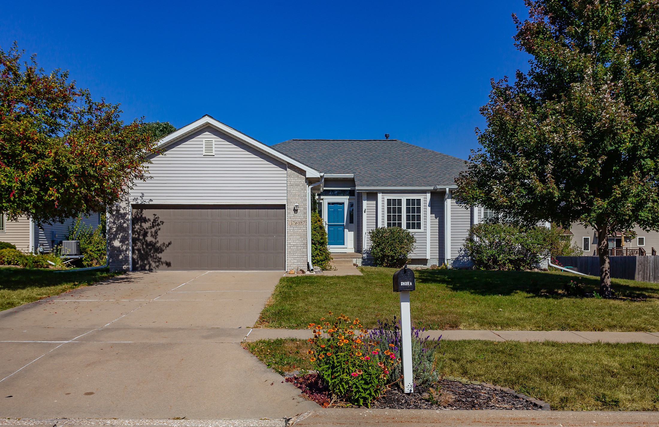 12607 Valdez Drive, Urbandale, Iowa image 3