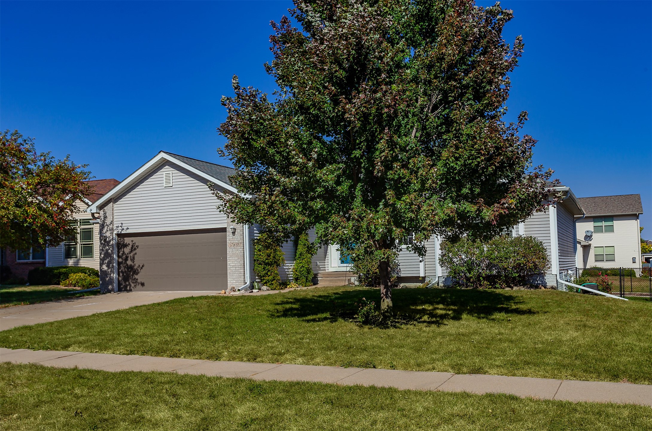 12607 Valdez Drive, Urbandale, Iowa image 2