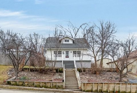 Homes For Sale - 1002 State Street<br/> Guthrie Center, IA 50115