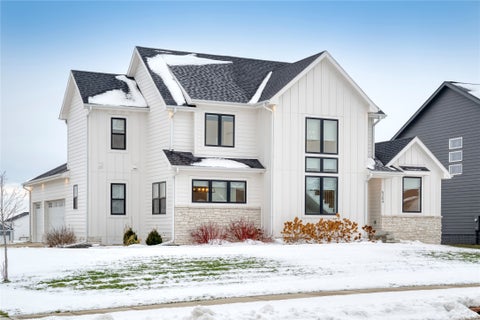 Homes For Sale - 5204 149th Street<br/> Urbandale, IA 50323