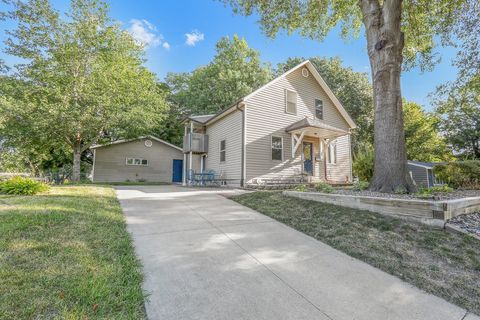 Homes For Sale - 1112 Liberty Street<br/> Marion County, Pella, IA 50219