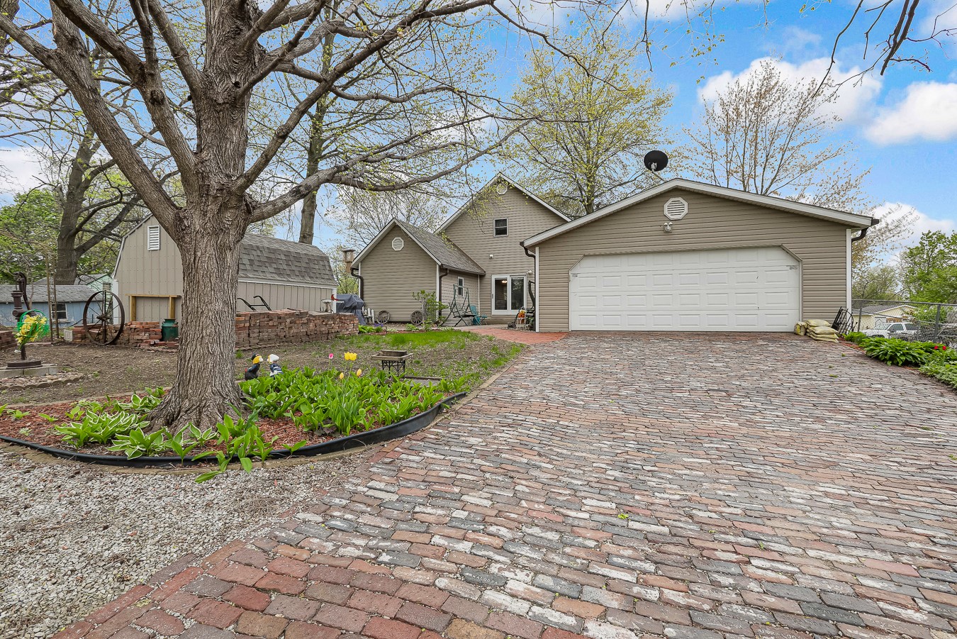 1112 Liberty Street, Pella, Iowa image 2