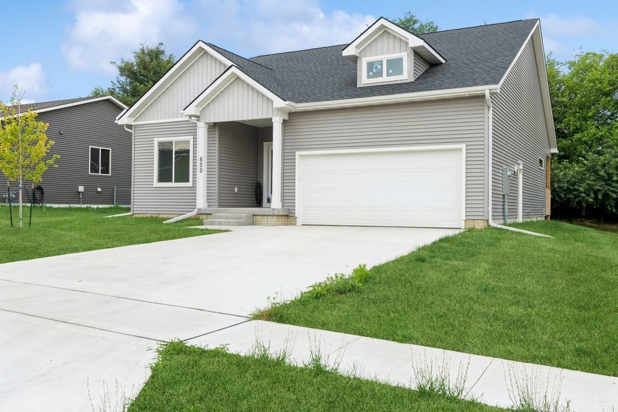 800 Patchett Drive, Mitchellville, Iowa image 3