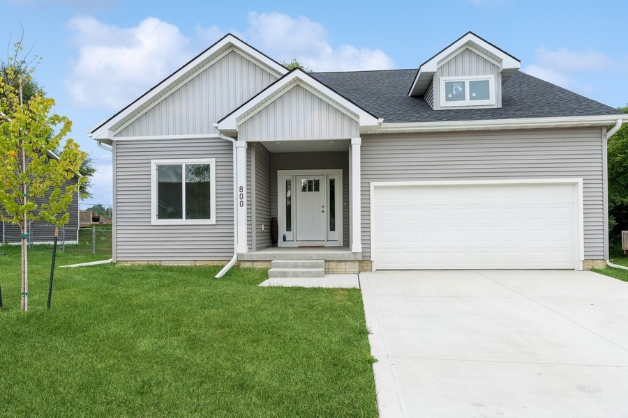 800 Patchett Drive, Mitchellville, Iowa image 1