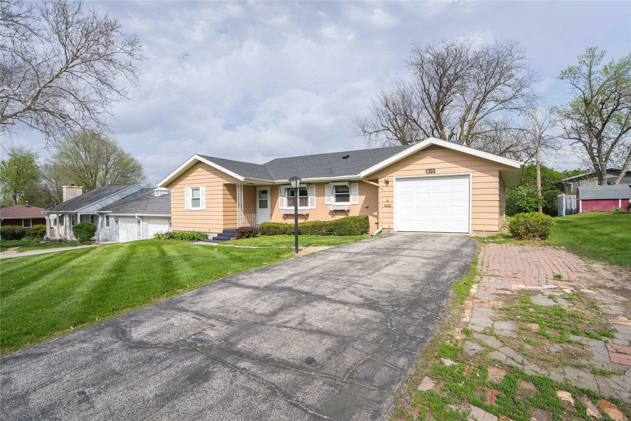 810 15 Street, Perry, Iowa image 2