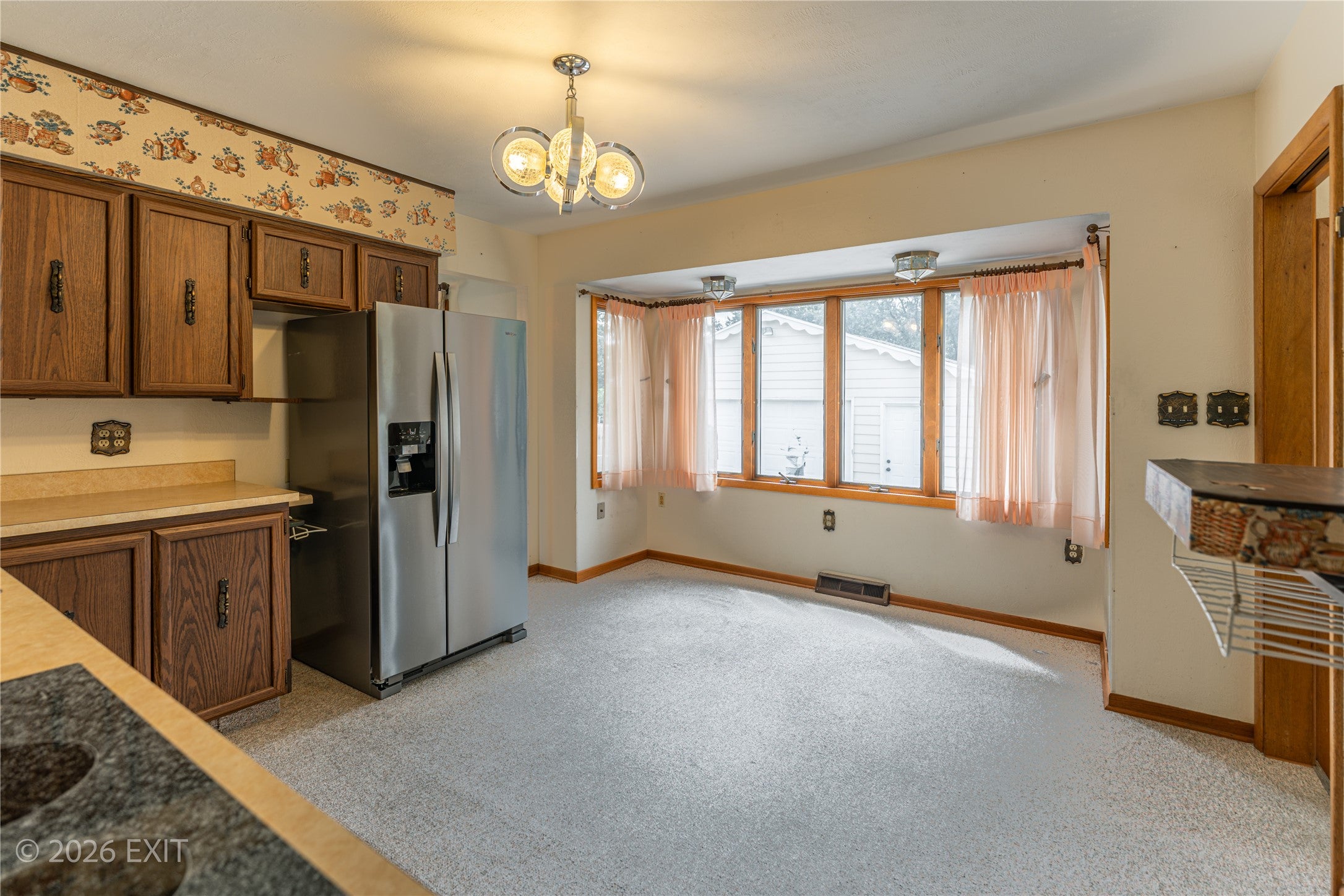 2918 E 40th Street - Photo 2