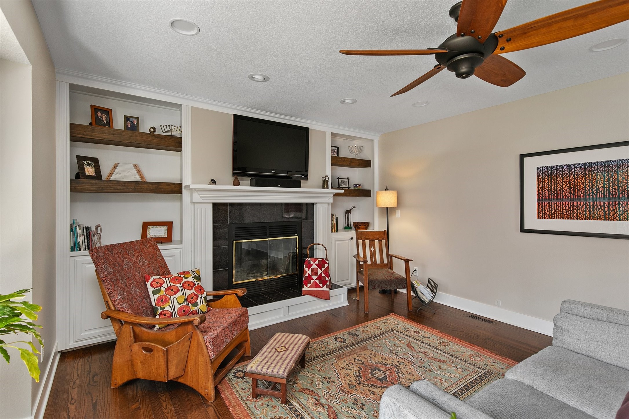 6836 Mill Pond Drive, Urbandale, Iowa image 8