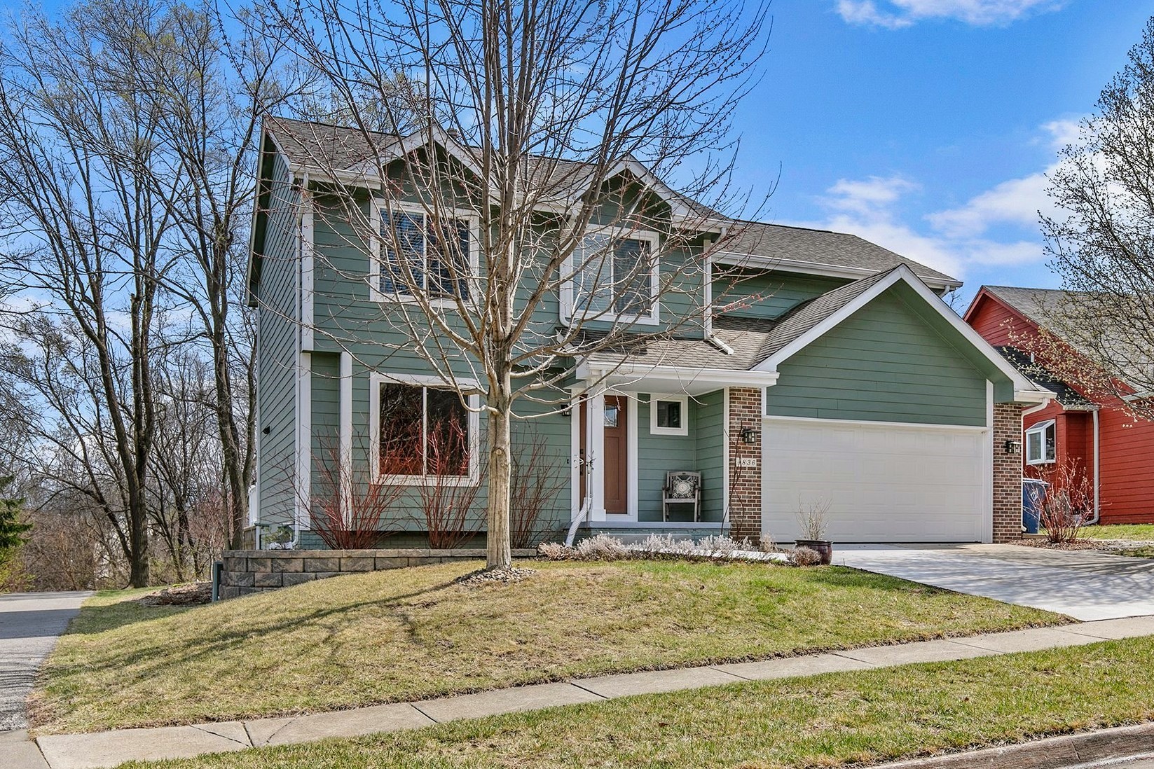 6836 Mill Pond Drive, Urbandale, Iowa image 1