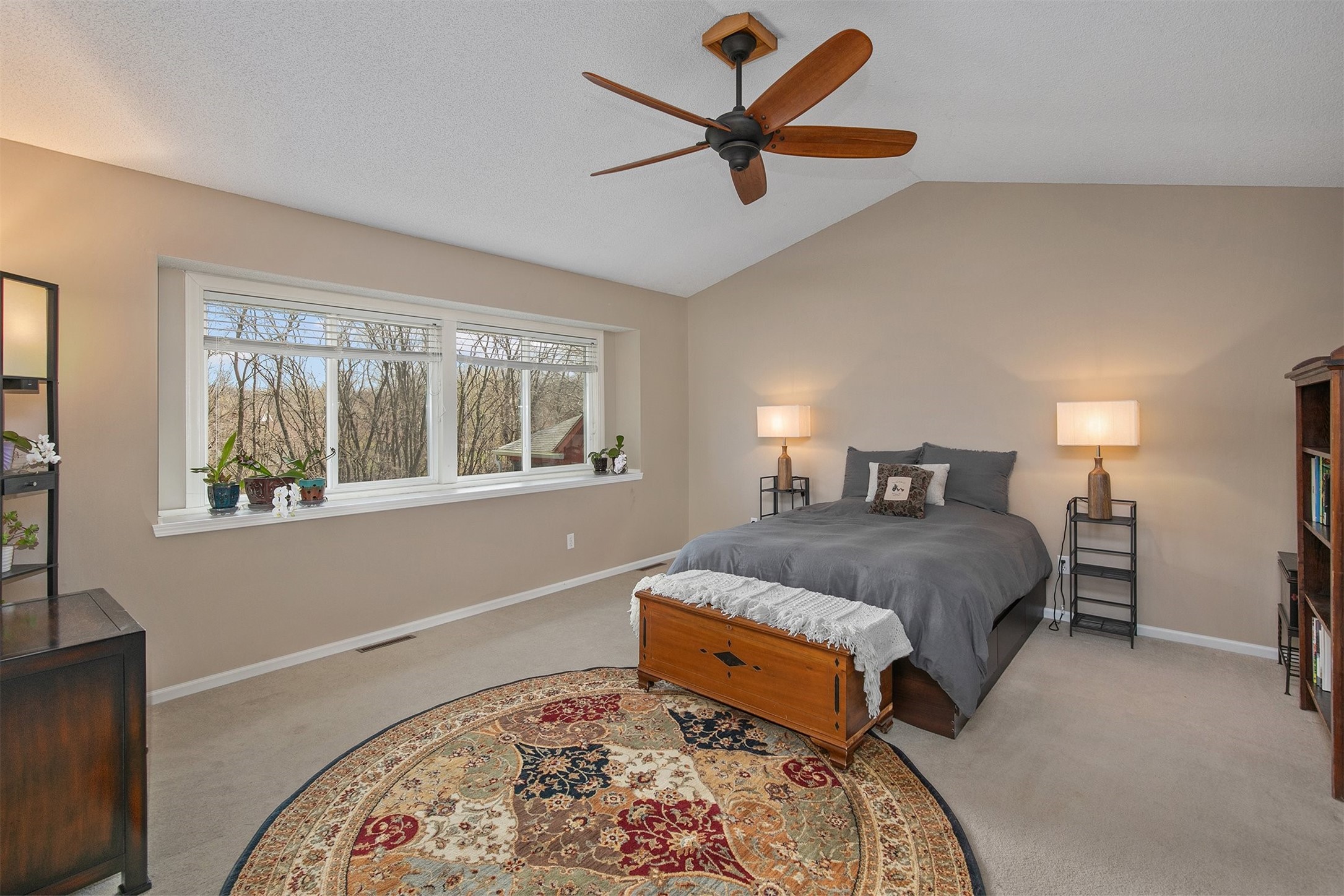 6836 Mill Pond Drive, Urbandale, Iowa image 13