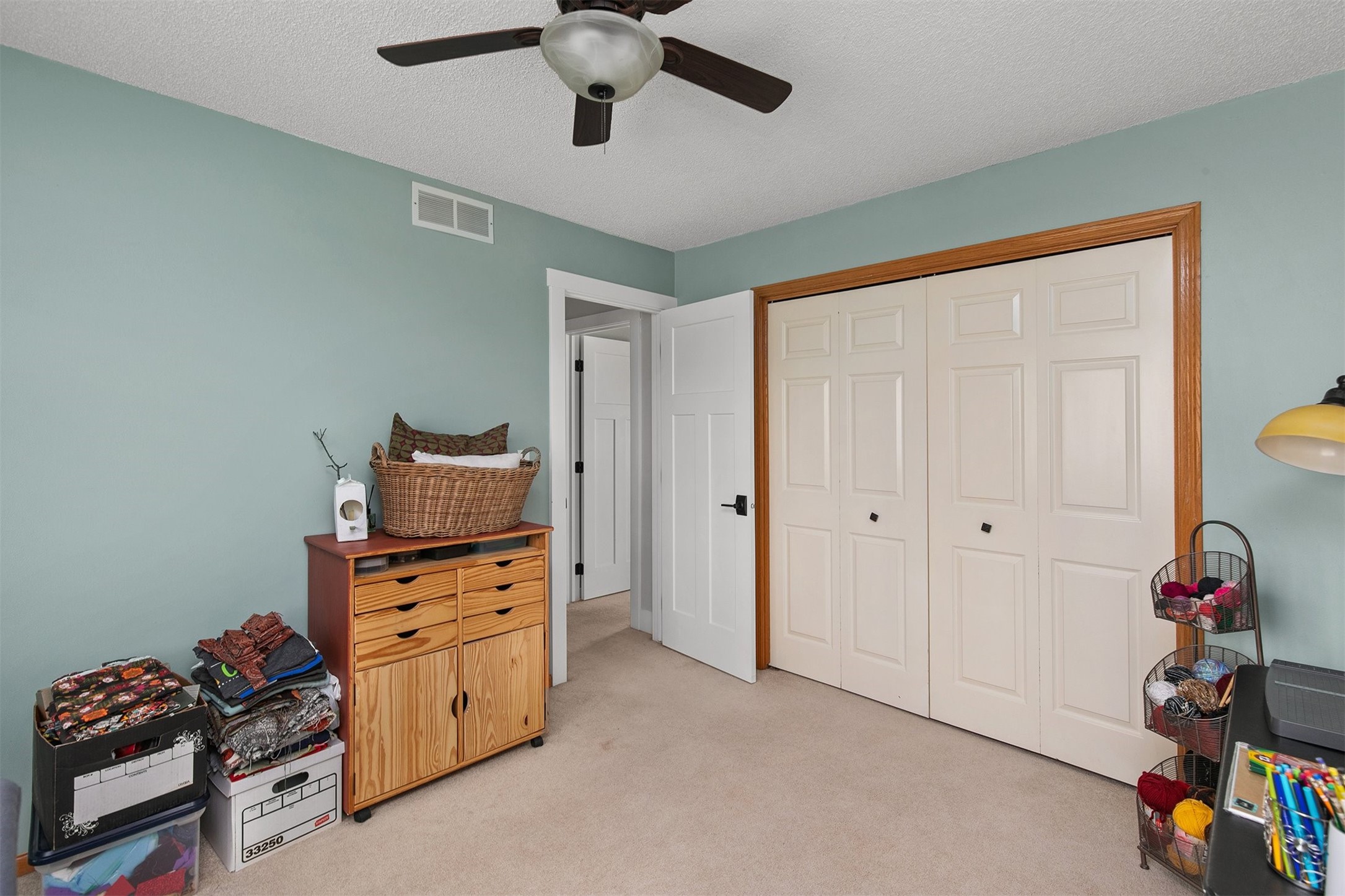 6836 Mill Pond Drive, Urbandale, Iowa image 20