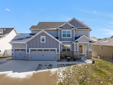 Homes For Sale - 931 Pelican Drive<br/> Polk City, IA 50226
