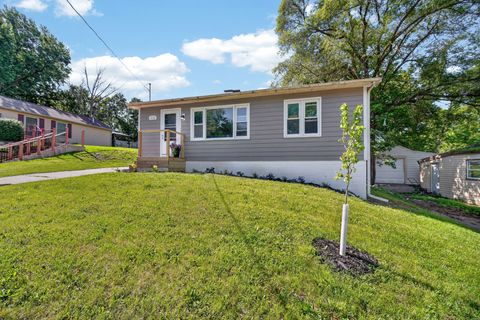 Homes For Sale - 1112 Johnson Street<br/> Des Moines, IA 50315