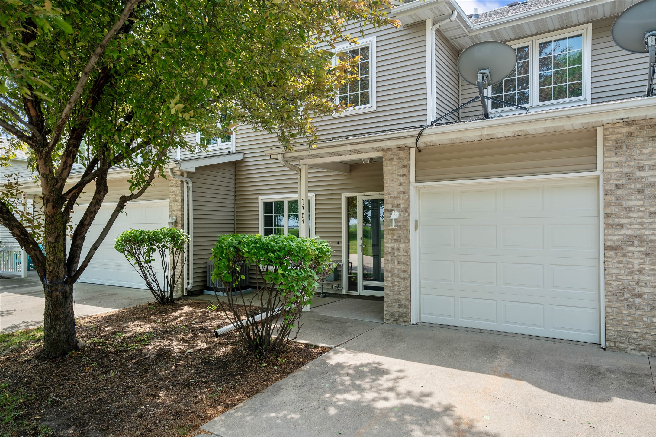 1117 S 52nd Street #1707, West Des Moines, Iowa image 1