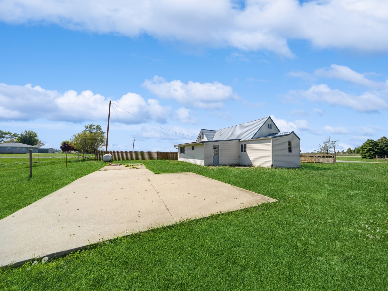 1953 S 44th Avenue, Newton, Iowa image 4