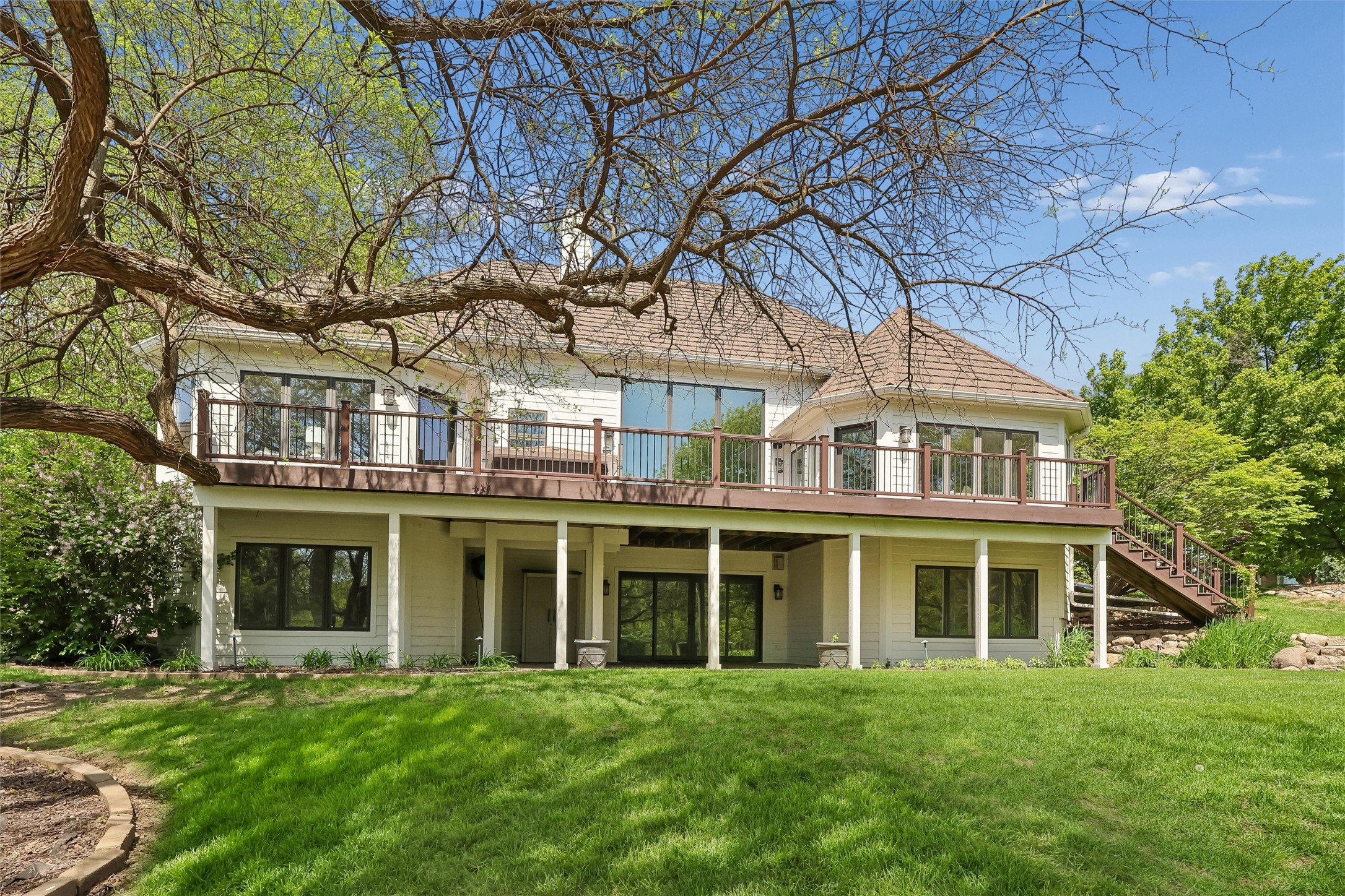 5548 Glen Oaks Point