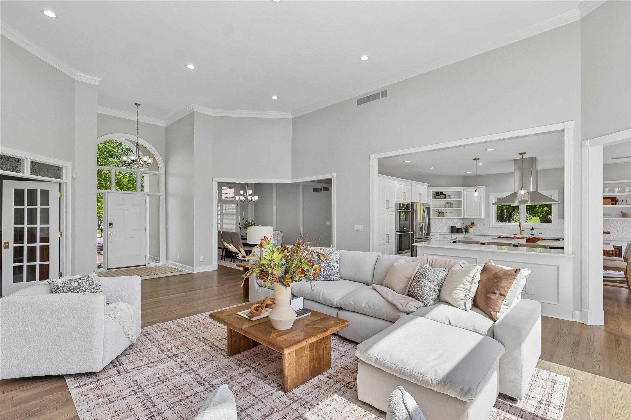 5548 Glen Oaks Point
