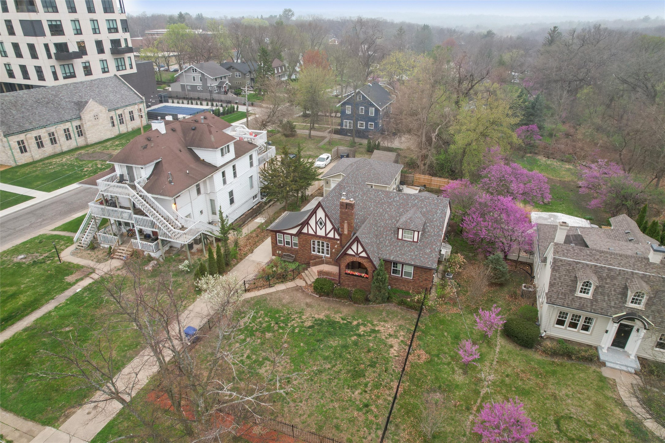 3826 Grand Avenue, Des Moines, Iowa image 2