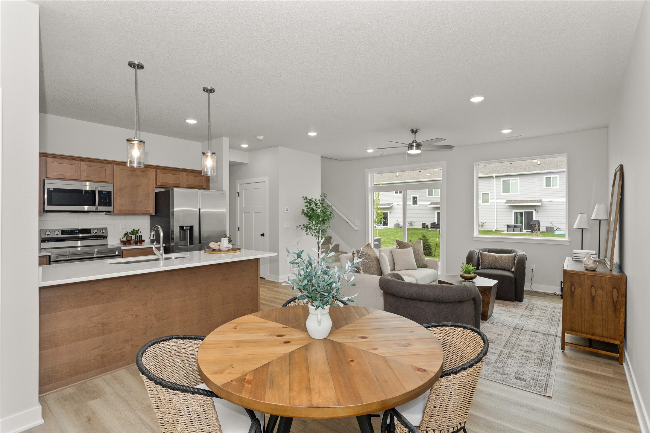 212 NW Waverly Drive, Waukee, Iowa image 2