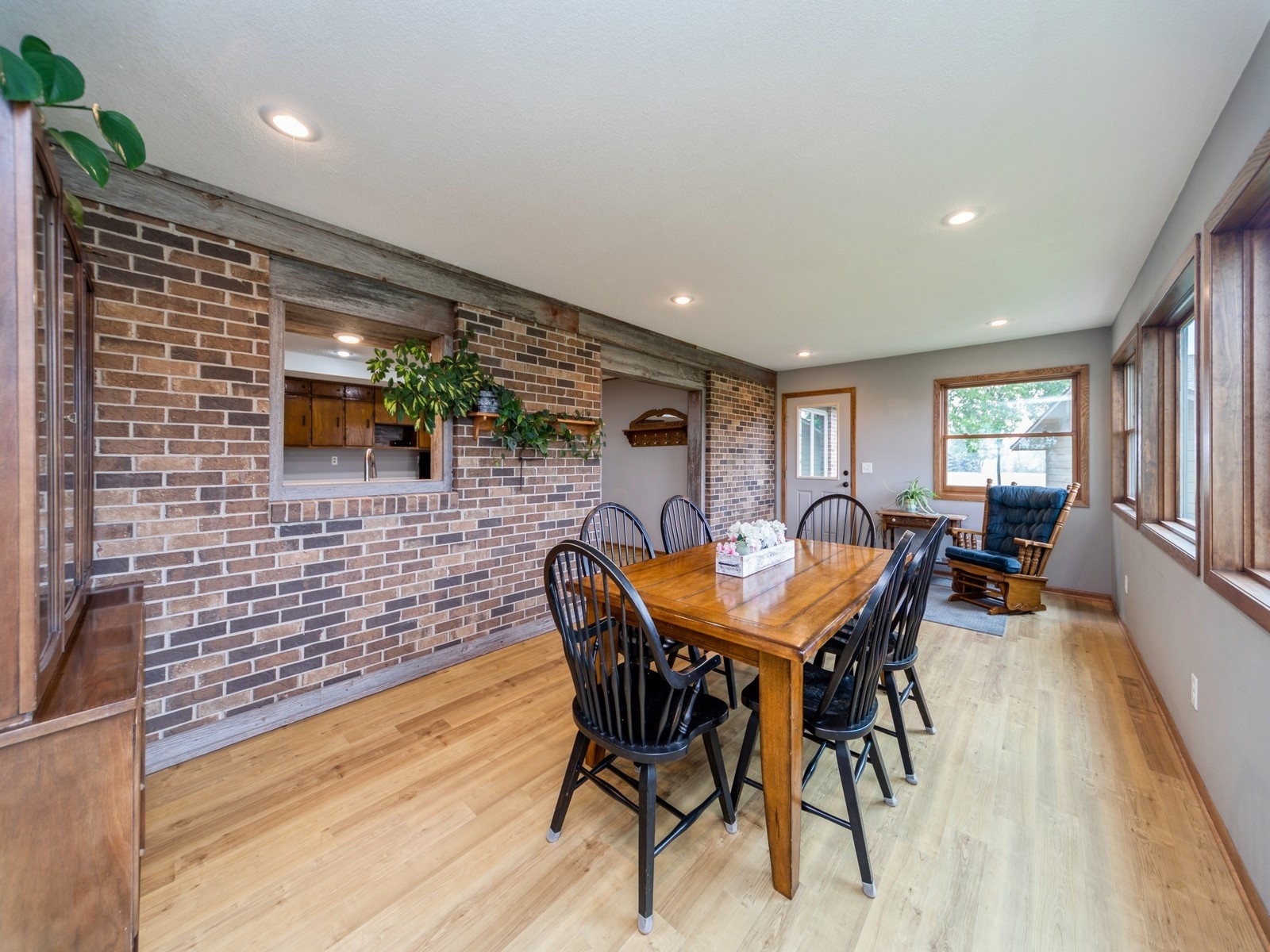 18990 365th Street, Earlham, Iowa image 2
