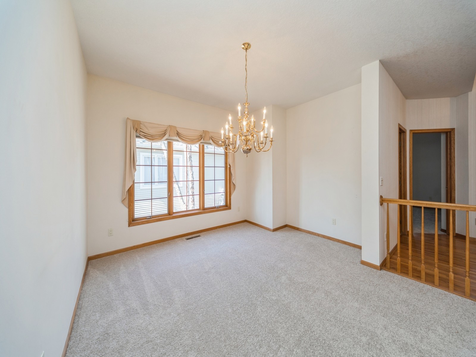 13098 Pinecrest Lane, Clive, Iowa image 9