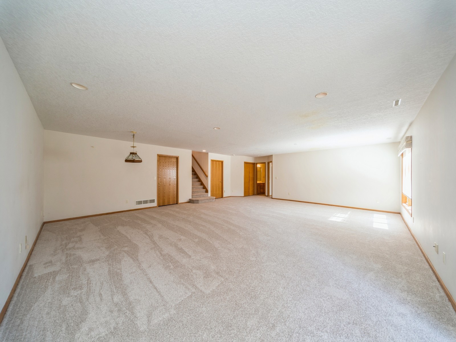 13098 Pinecrest Lane, Clive, Iowa image 23