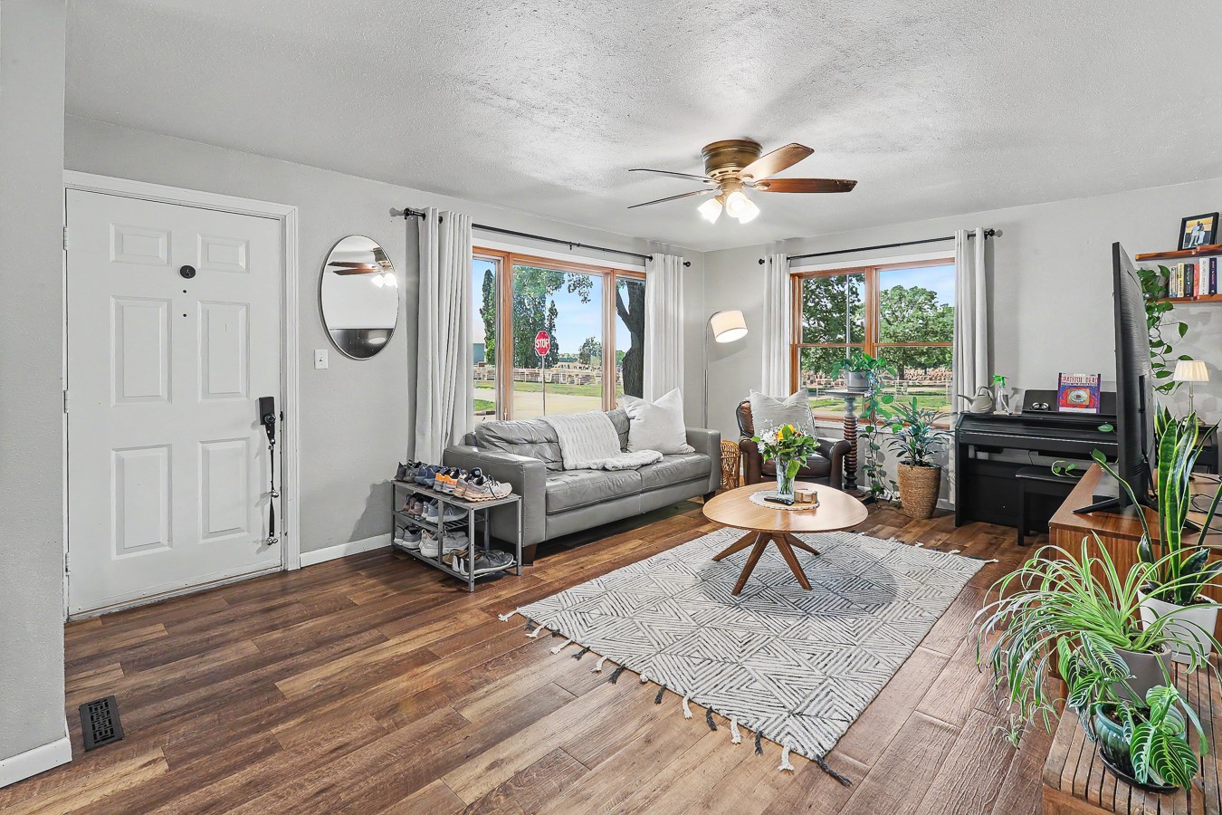914 W 5th Street