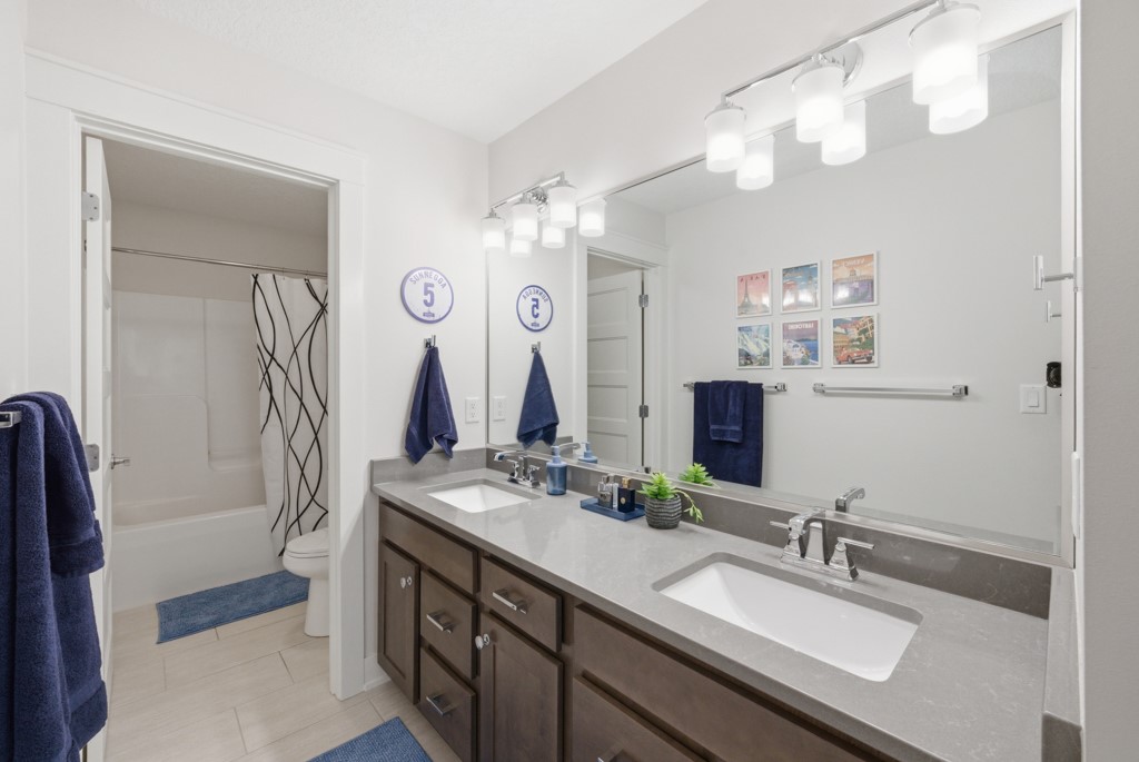 Ankeny, Iowa, 50023, United States, 5 Bedrooms Bedrooms, ,5 BathroomsBathrooms,Residential,Active,2052119