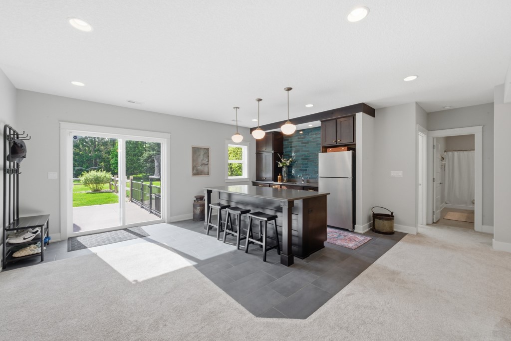 Ankeny, Iowa, 50023, United States, 5 Bedrooms Bedrooms, ,5 BathroomsBathrooms,Residential,Active,2052119