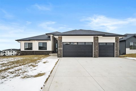 18007 Hammontree Circle Clive IA 50325