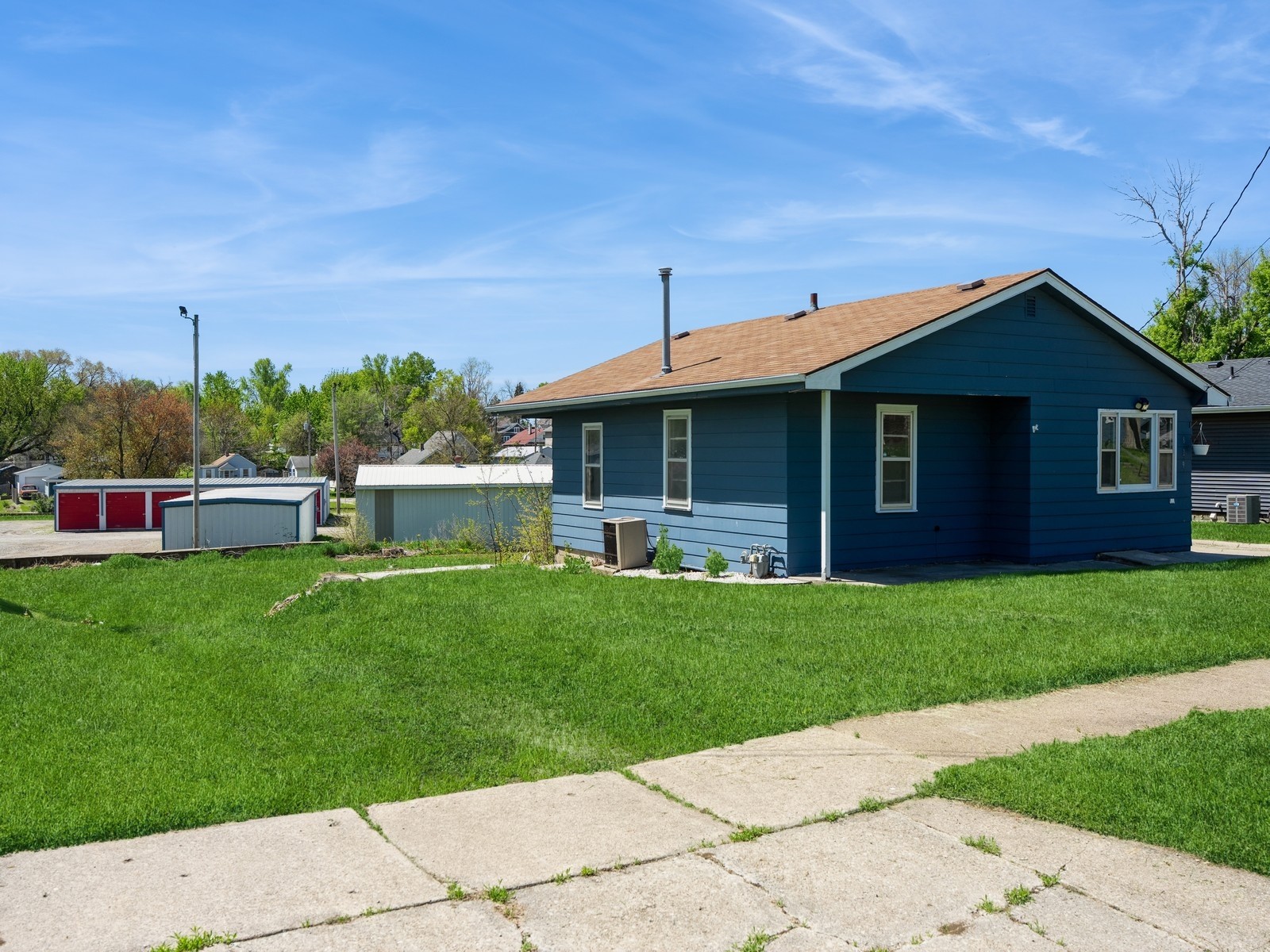 829 N 3rd Avenue, Newton, Iowa image 20