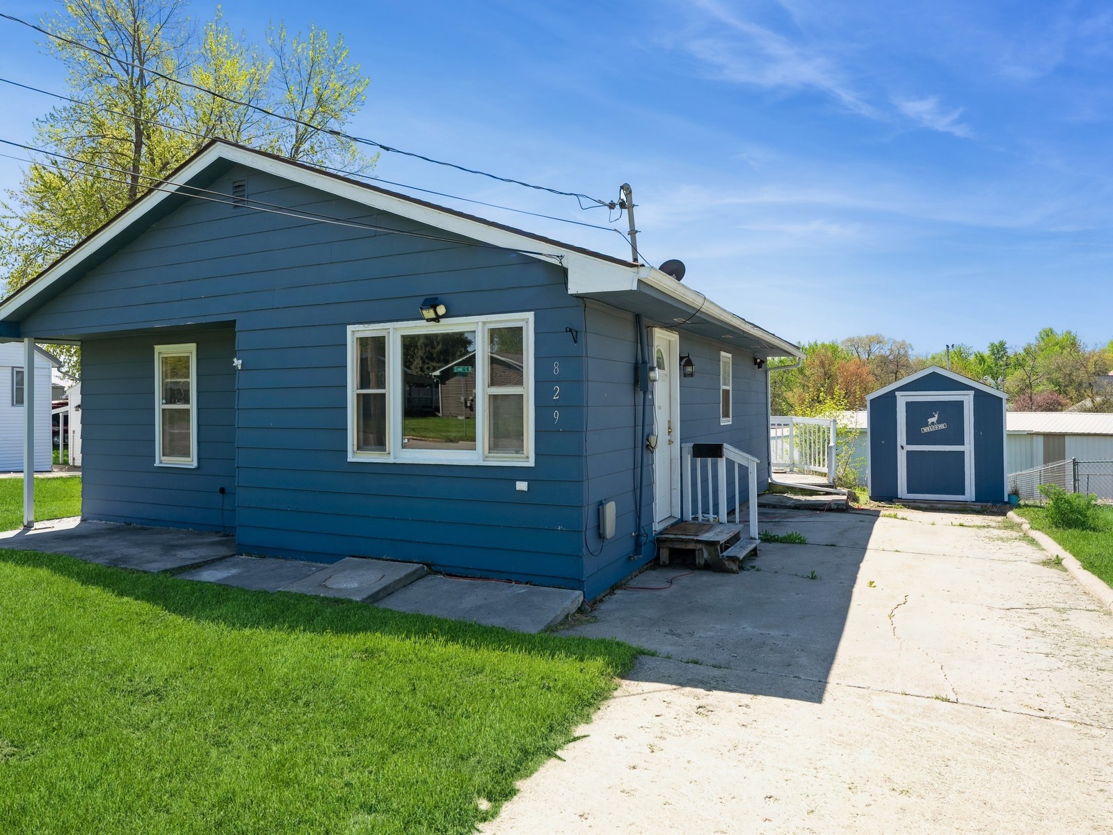 829 N 3rd Avenue, Newton, Iowa image 1