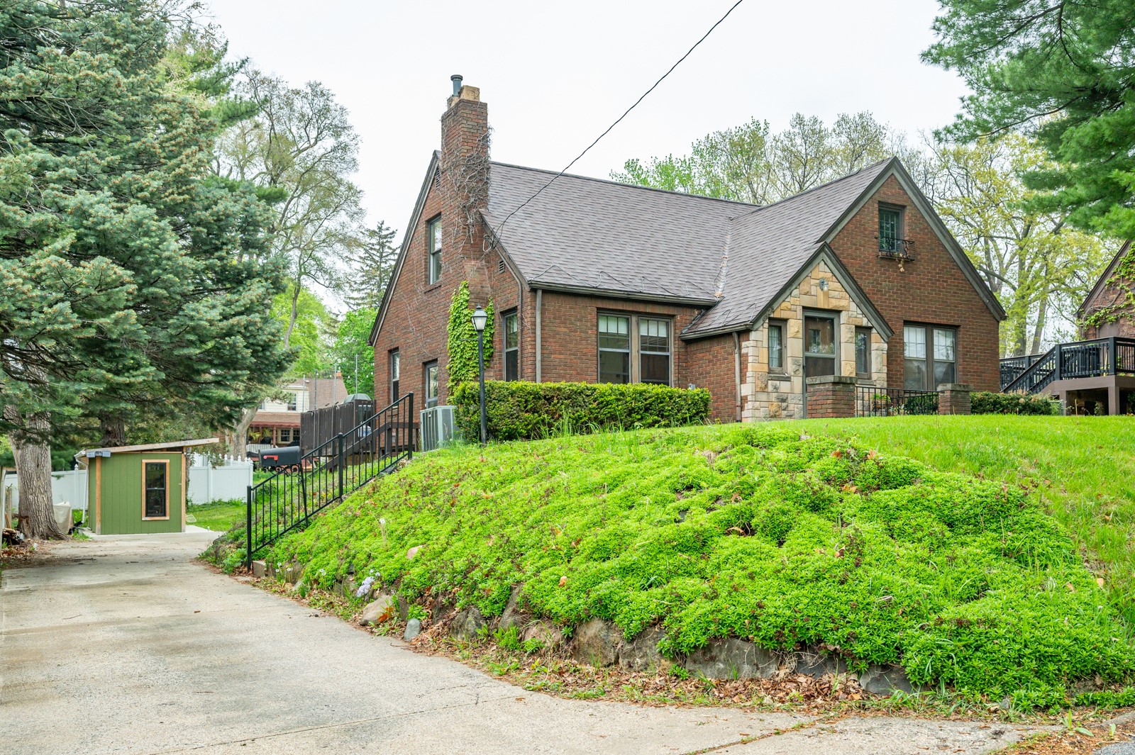 6423 Carpenter Avenue, Windsor Heights, Iowa image 1