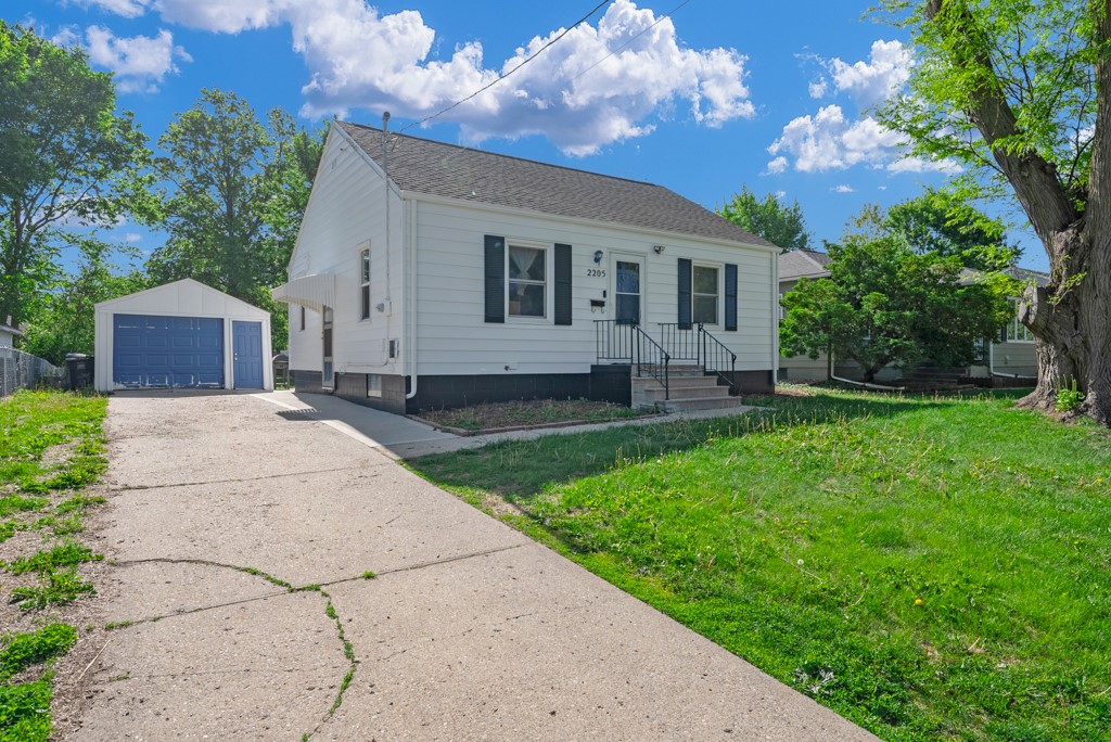 Photo 1 of 25 — 2205 52nd Street, Des Moines, IA 50310